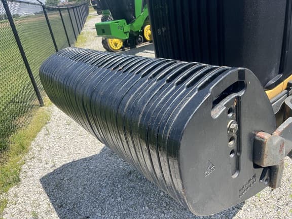 Image of Challenger MT765D equipment image 1