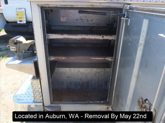 Image of Chevrolet 2500 equipment image 3