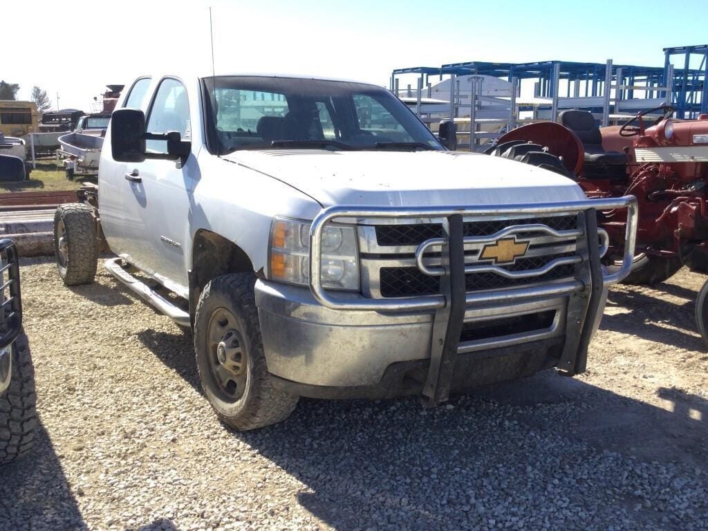 2013 Chevrolet 2500 Equipment Image0