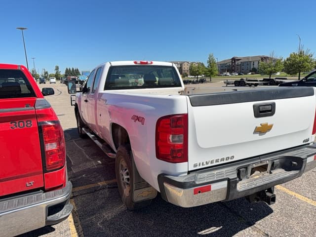 Image of Chevrolet 2500HD equipment image 4