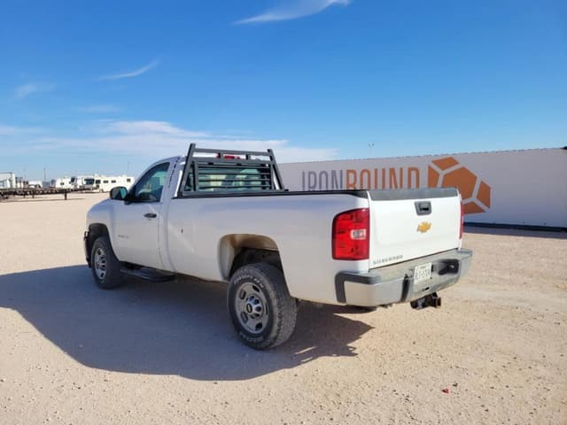 Image of Chevrolet 2500HD equipment image 2