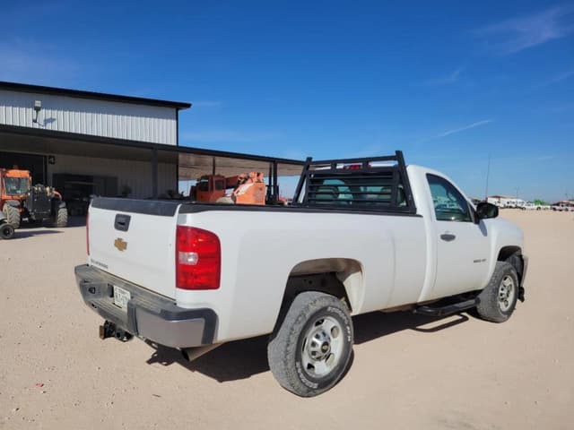 Image of Chevrolet 2500HD equipment image 4