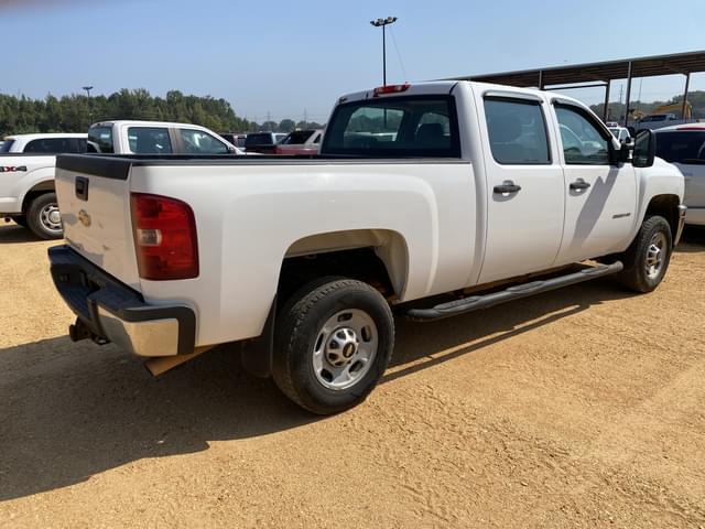 Image of Chevrolet 2500HD equipment image 2