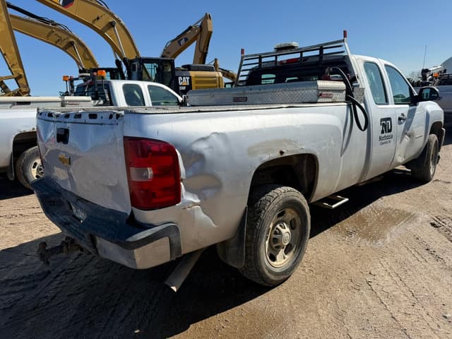 Image of Chevrolet 2500HD equipment image 4