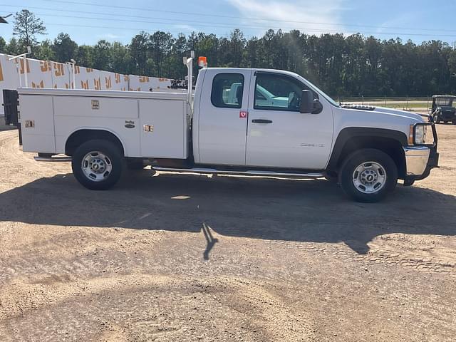 Image of Chevrolet 2500HD equipment image 3
