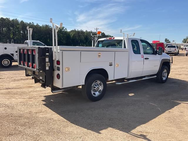 Image of Chevrolet 2500HD equipment image 4
