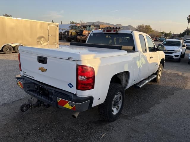 Image of Chevrolet 2500HD equipment image 2