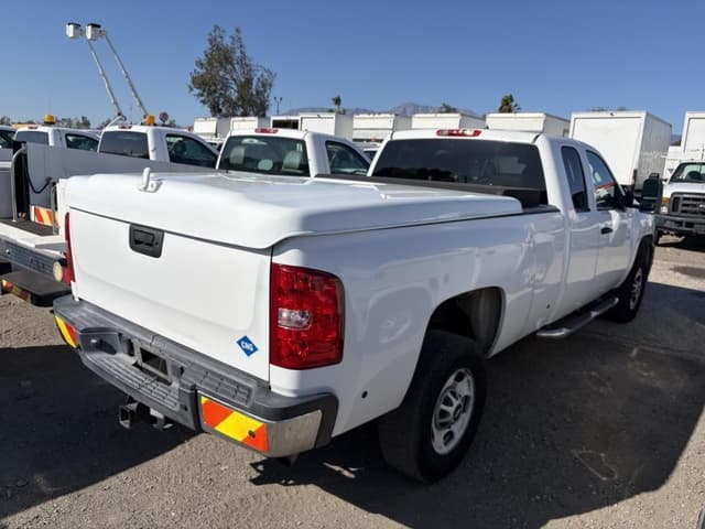 Image of Chevrolet 2500 equipment image 2