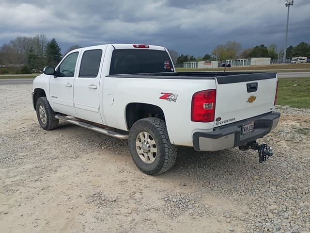 Image of Chevrolet 2500HD equipment image 4