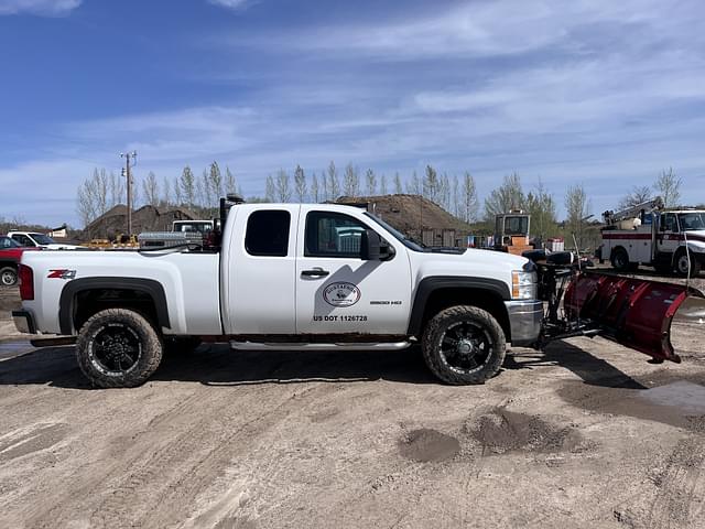 Image of Chevrolet 2500HD equipment image 1