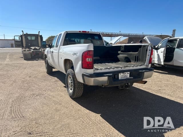 Image of Chevrolet 2500HD equipment image 2