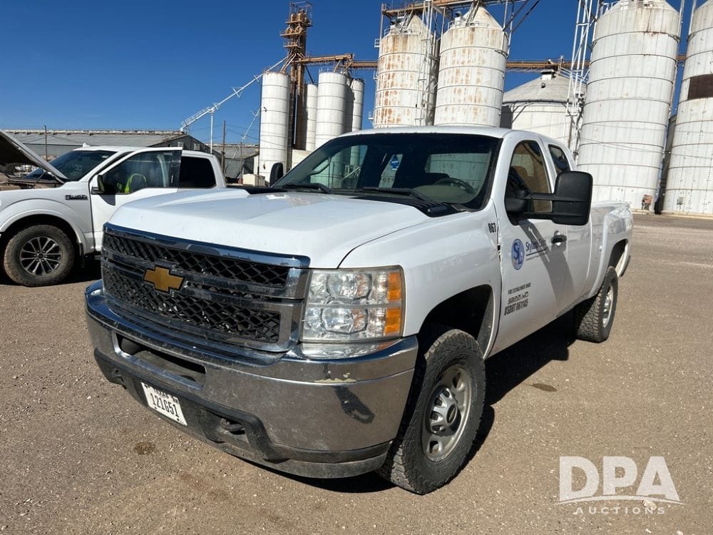 2013 Chevrolet 2500HD Equipment Image0