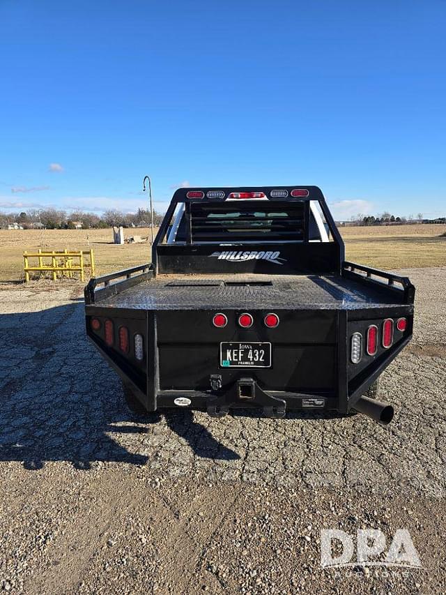 Image of Chevrolet 2500HD equipment image 3