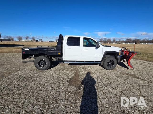 Image of Chevrolet 2500HD equipment image 2