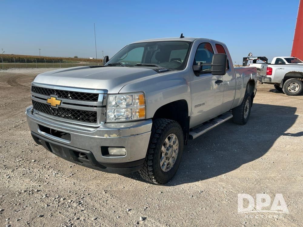 2013 Chevrolet 2500HD Equipment Image0