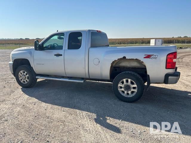 Image of Chevrolet 2500HD equipment image 2