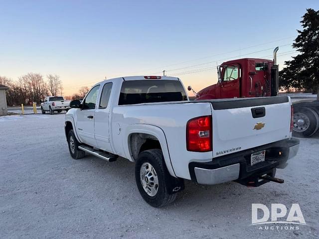 Image of Chevrolet 2500HD equipment image 4