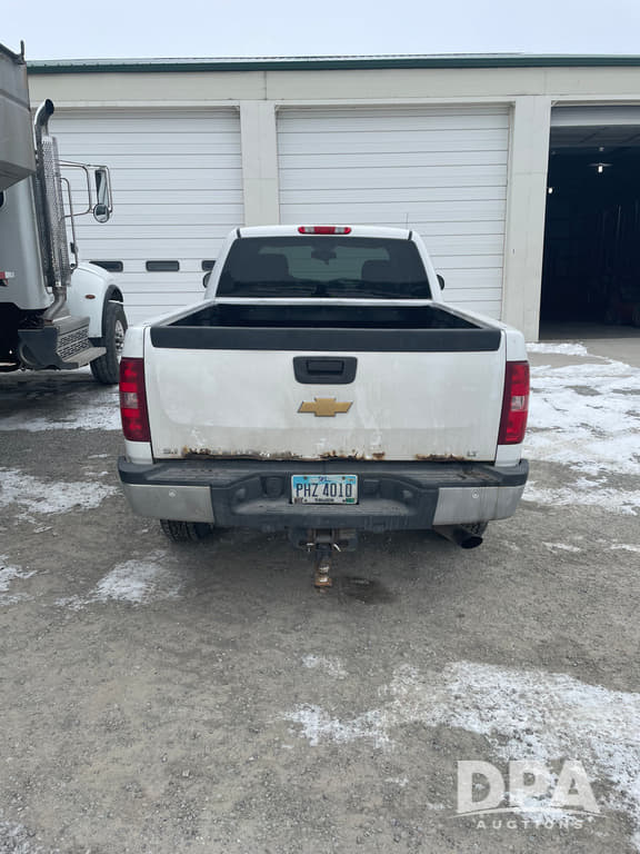 Image of Chevrolet 2500HD equipment image 3