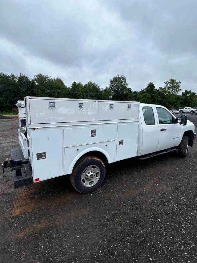 Image of Chevrolet 2500HD equipment image 2