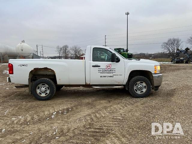 Image of Chevrolet 2500HD equipment image 2