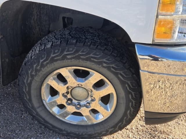 Image of Chevrolet 3500 equipment image 3