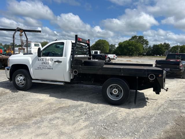 Image of Chevrolet 3500 equipment image 2