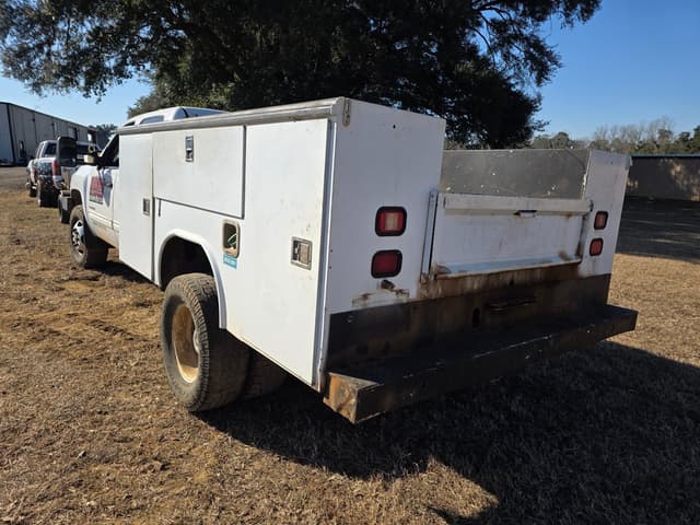 Image of Chevrolet 3500HD equipment image 4