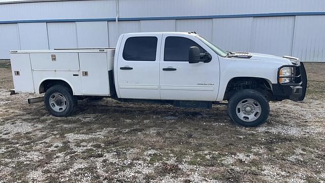 Image of Chevrolet 3500HD equipment image 2