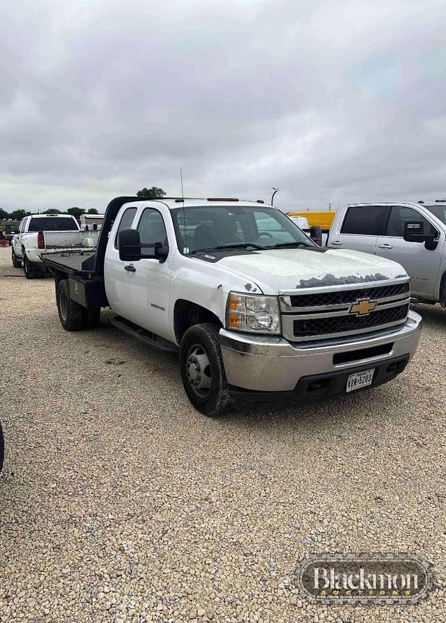 Image of Chevrolet 3500 equipment image 3