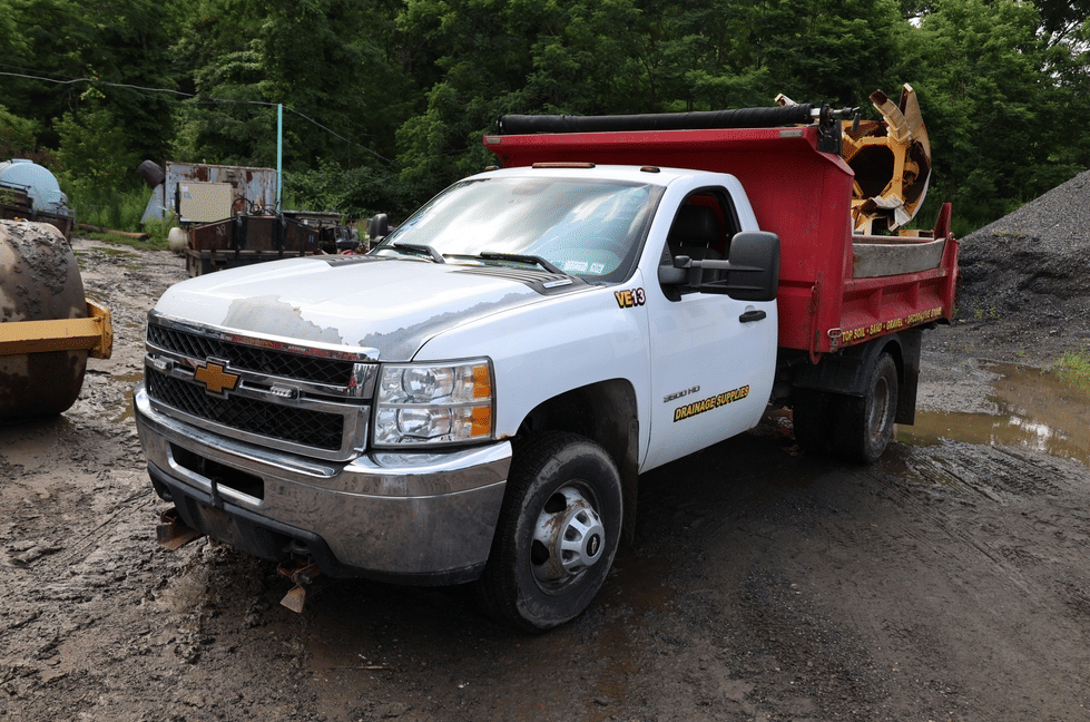 2013 Chevrolet 3500HD Equipment Image0