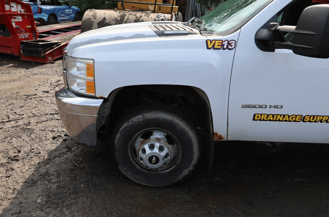 Image of Chevrolet 3500HD equipment image 2