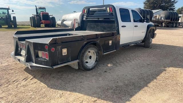 Image of Chevrolet 3500HD equipment image 2