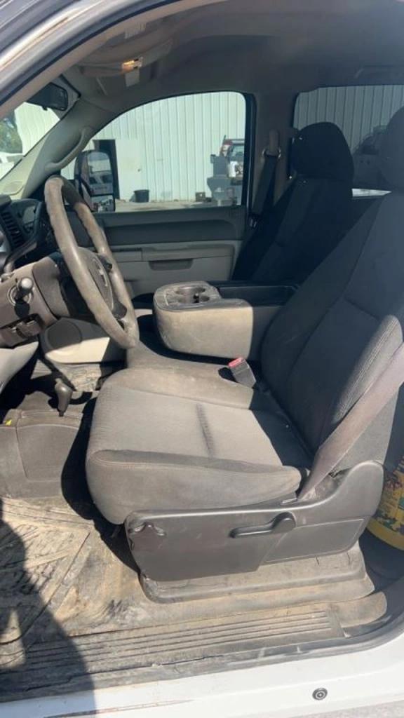 Image of Chevrolet 3500HD equipment image 4