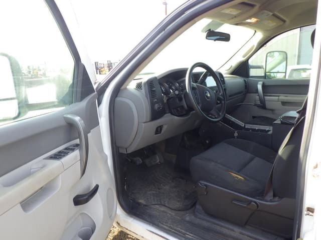 Image of Chevrolet 3500HD equipment image 4