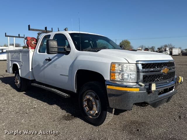 Image of Chevrolet 3500HD equipment image 2