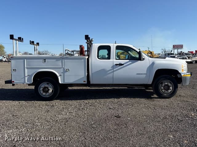 Image of Chevrolet 3500HD equipment image 3