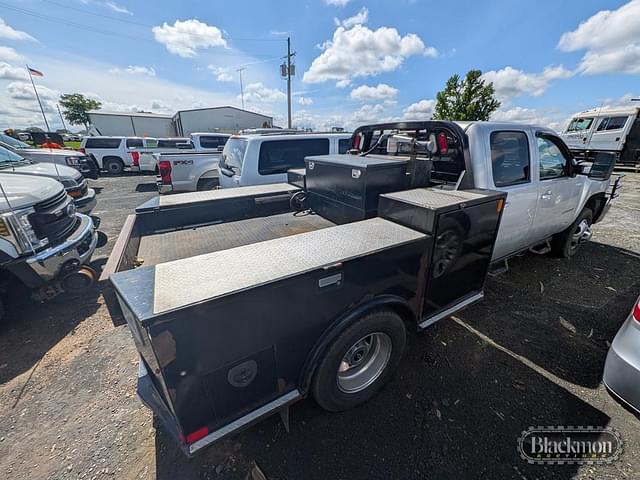 Image of Chevrolet 3500HD equipment image 2