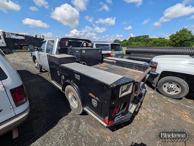 Image of Chevrolet 3500HD equipment image 3