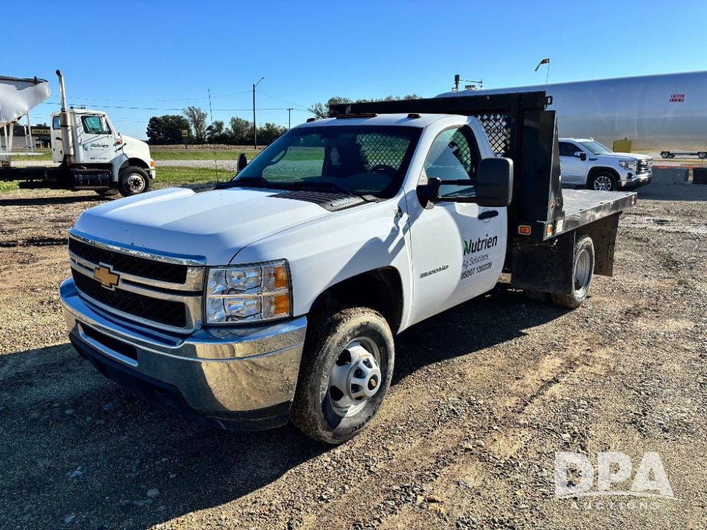 2013 Chevrolet 3500HD Equipment Image0