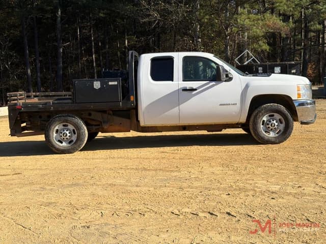 Image of Chevrolet 2500 equipment image 1