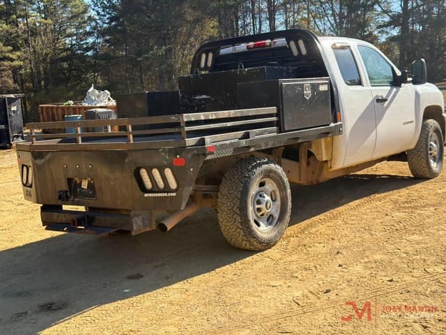 Image of Chevrolet 2500 equipment image 2