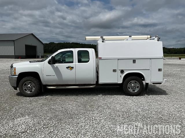 Image of Chevrolet 2500 equipment image 1