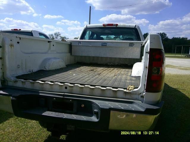 Image of Chevrolet 2500HD equipment image 4