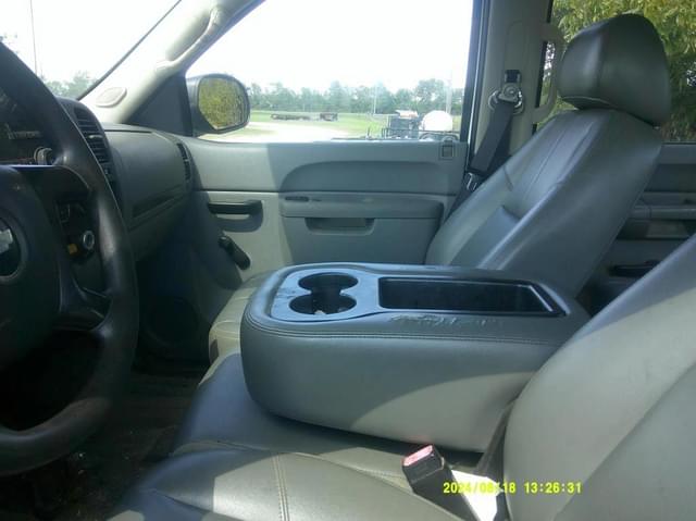 Image of Chevrolet 2500HD equipment image 1