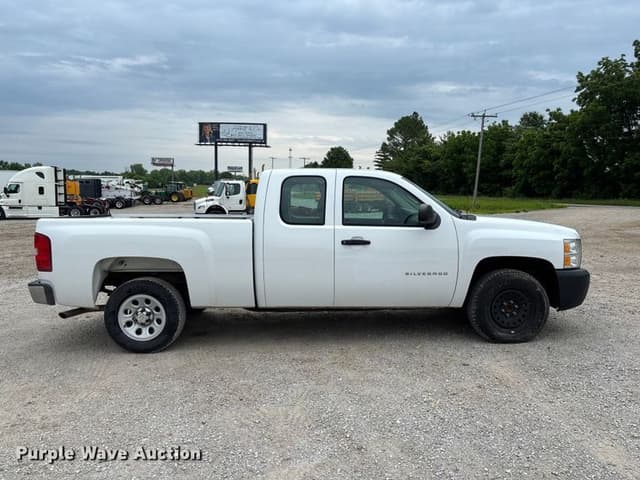 Image of Chevrolet Silverado equipment image 3