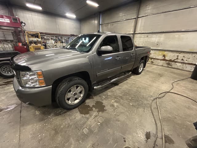 Image of Chevrolet 1500 equipment image 2