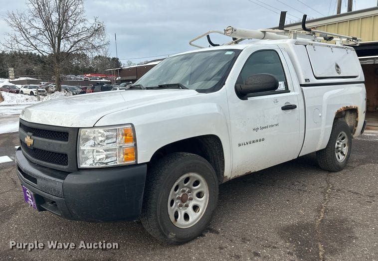 2013 Chevrolet 1500 Equipment Image0