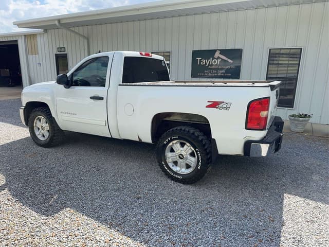 Image of Chevrolet 1500 equipment image 2