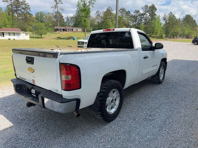 Image of Chevrolet 1500 equipment image 4