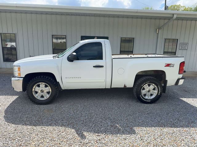 Image of Chevrolet 1500 equipment image 1